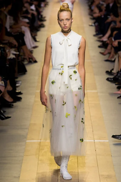 Look 26